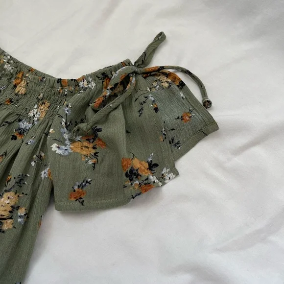 Xhileration green floral off the shoulder top - Picture 5 of 8